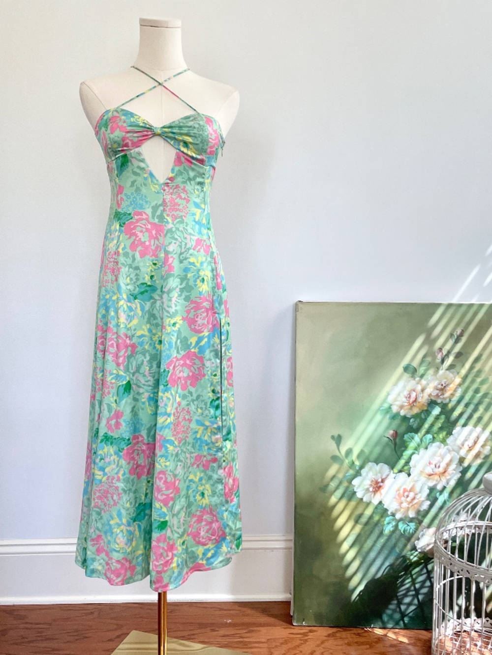 Showpo‎ Floral Satin Maxi Dress US 2 Pastel Open Back Leg Slit Resort Vacation